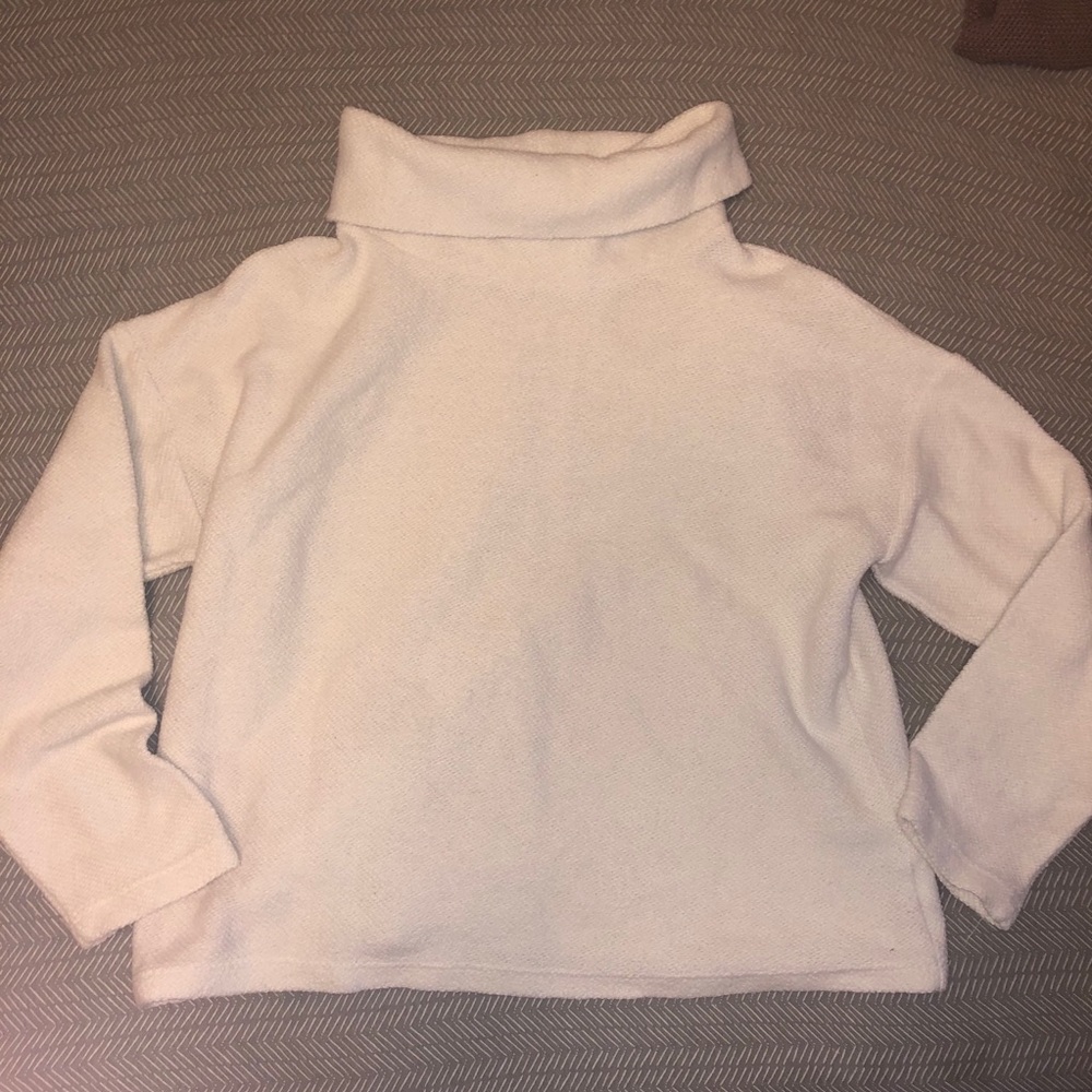 White sweater w/ funnel neck